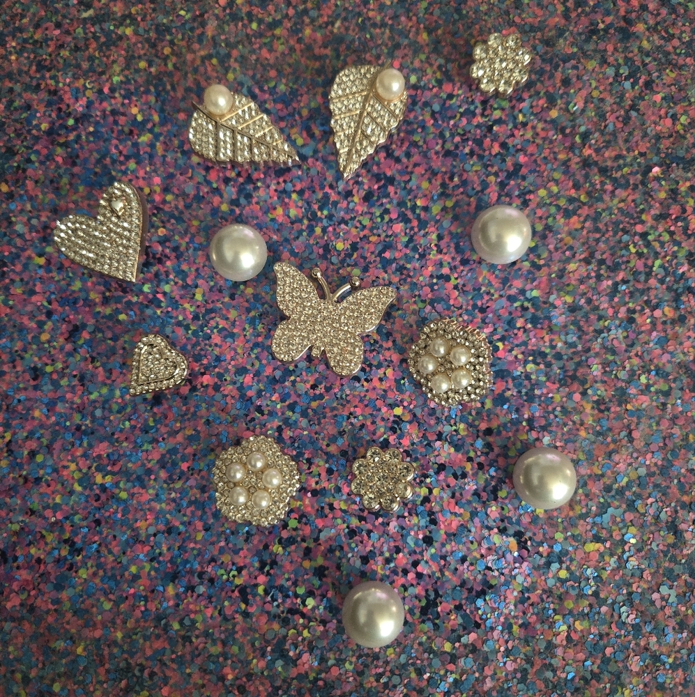 Jibbitz Show Charms 3 Qty - Picture 2 of 3